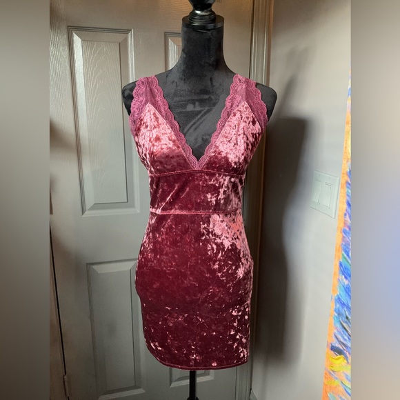 Free People Intimately medium raspberry wine velvet mini dress - Picture 2 of 6